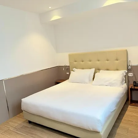 Lh 4* Milán