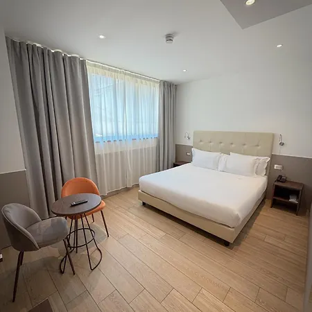 Lh Hotel 4*