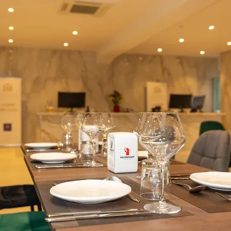 Hotel Lh