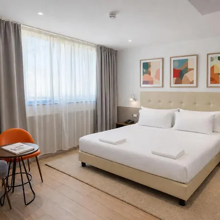 Lh Hotel 4*