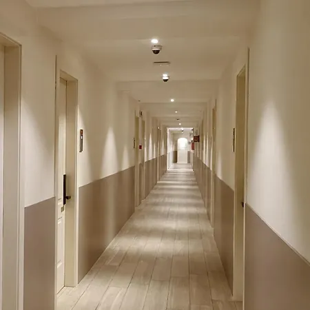 Hotel Lh 4*